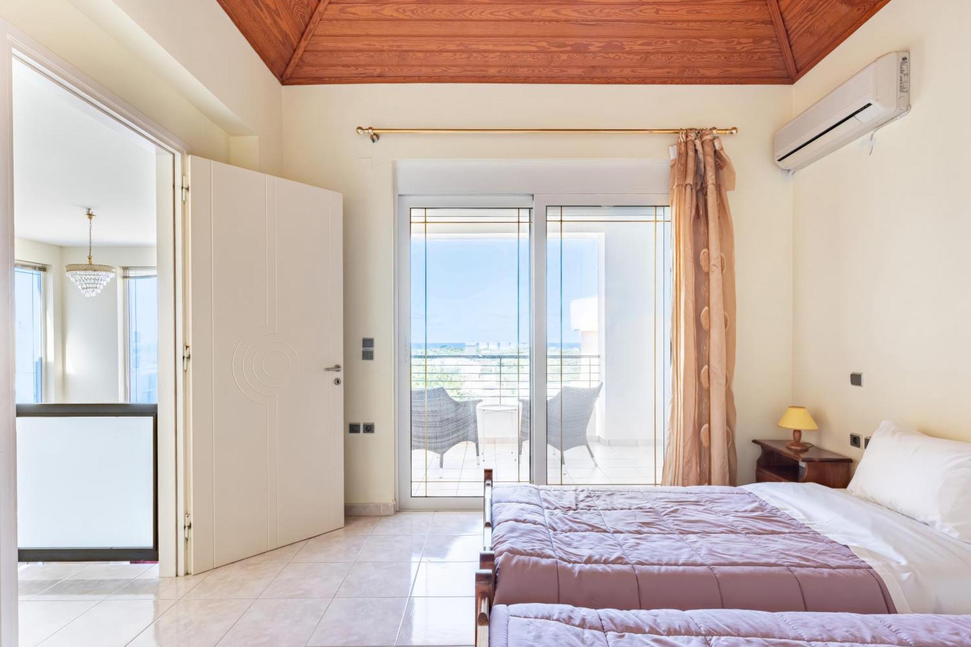 Wonderful In Chania With Private Pool, Panoramic Sea Views & Spacious Interiors